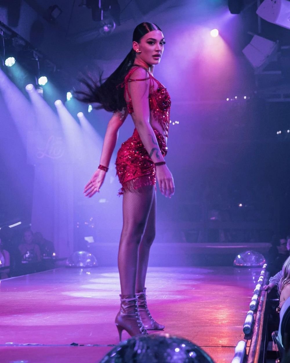 Starul lui Manchester City a dat lovitura! Se iubește cu o dansatoare de cabaret ultra sexy _33