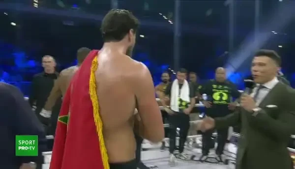 Reacția lui Jamal Ben Saddik, după ce l-a spulberat pe Benny Adegbuyi &icirc;n prima rundă