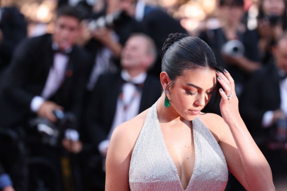 „Ce bărbat norocos e Ronaldo!” Georgina, cu decolteul la vedere într-o rochie ultra-mulată! Apariție incendiară a iubitei fotbalistului _143