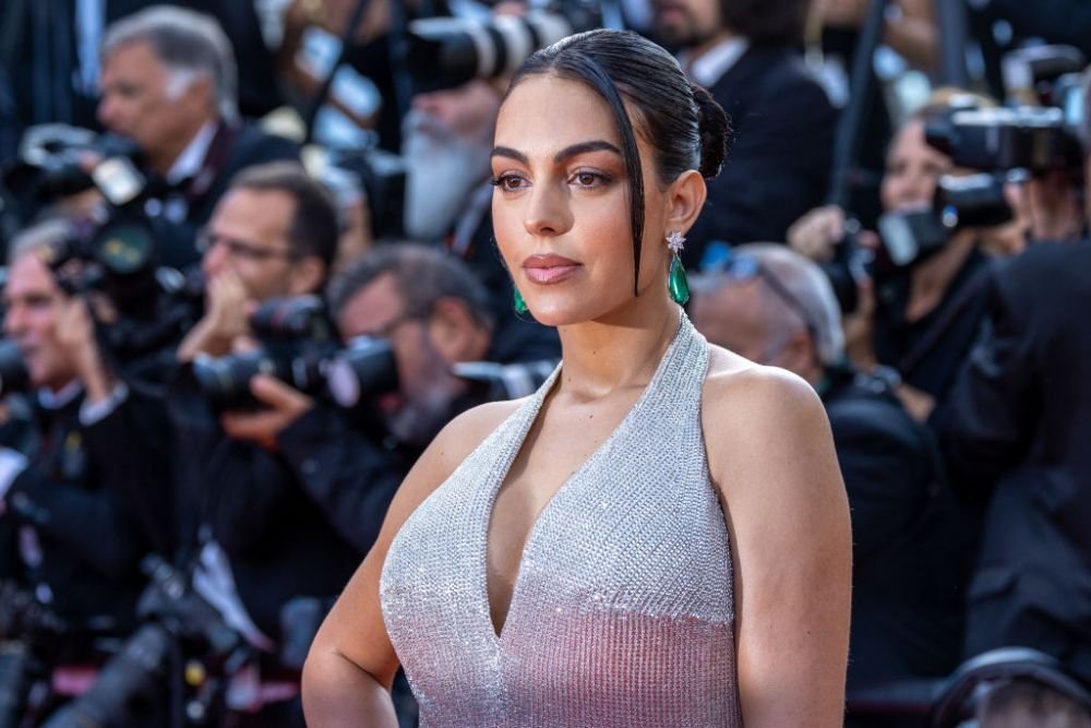 „Ce bărbat norocos e Ronaldo!” Georgina, cu decolteul la vedere într-o rochie ultra-mulată! Apariție incendiară a iubitei fotbalistului _146