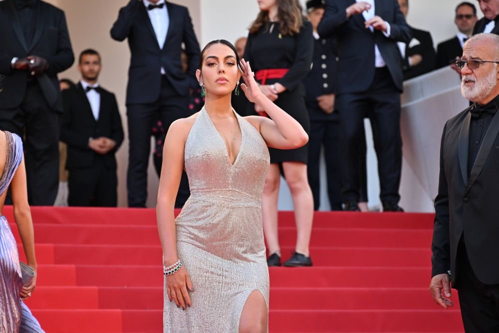 „Ce bărbat norocos e Ronaldo!” Georgina, cu decolteul la vedere într-o rochie ultra-mulată! Apariție incendiară a iubitei fotbalistului _162