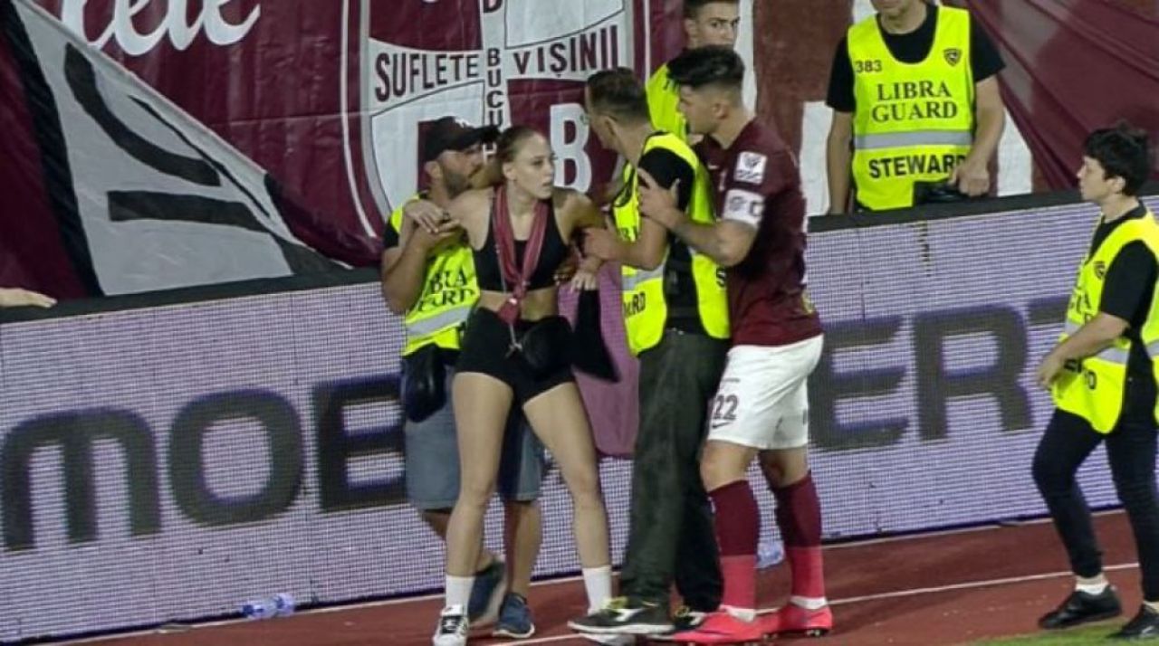 O fană a Rapidului a fost ”salvată” de Cristi Săpunaru! Cum au bruscat-o stewarzii, după meciul cu UTA_4