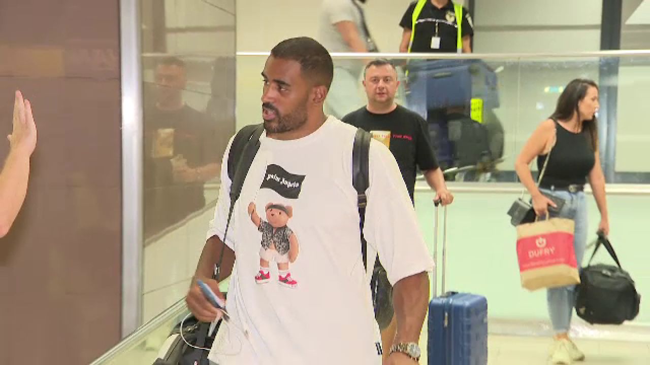 Cum a apărut Benny Adegbuyi la sosirea în țară, la o zi după ce Jamal Ben Saddik l-a făcut KO: ”Ce urmează pentru mine?”_6