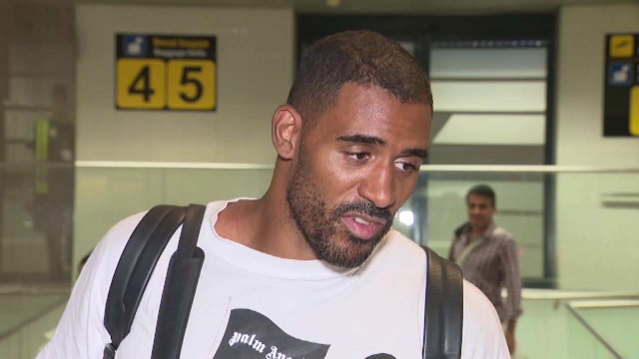 Cum a apărut Benny Adegbuyi la sosirea în țară, la o zi după ce Jamal Ben Saddik l-a făcut KO: ”Ce urmează pentru mine?”_12