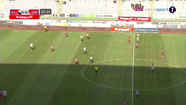 Colțescu a oprit meciul U Cluj - Sepsi din cauza scandărilor la adresa Ungariei! Jucătorii, trimiși la vestiare