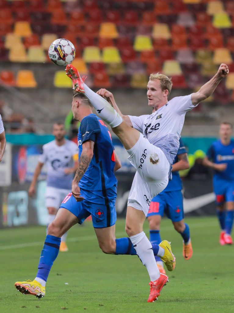 „E cel mai bun fotbalist!” Jucătorul de la FCSB care l-a impresionat pe antrenorul lui Viking! Cum a răspuns criticilor: „Dacă ei ar juca cu Barcelona nu s-ar apăra?”_8