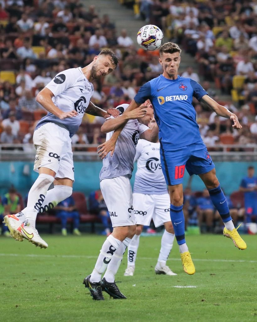 „E cel mai bun fotbalist!” Jucătorul de la FCSB care l-a impresionat pe antrenorul lui Viking! Cum a răspuns criticilor: „Dacă ei ar juca cu Barcelona nu s-ar apăra?”_11