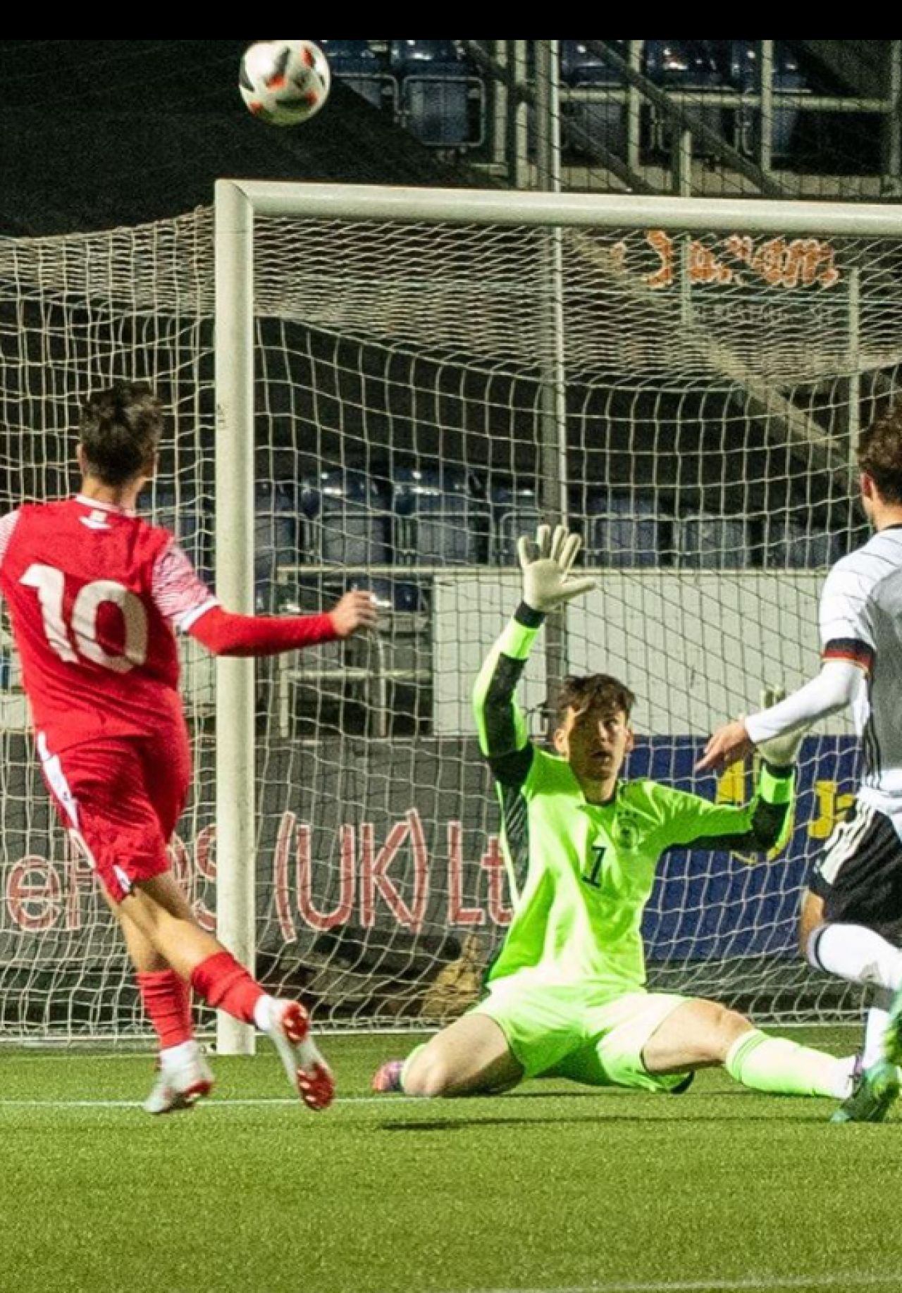 Nemții tot nemți! Bayern Munchen a oficializat deja primul transfer pentru sezonul 2023-2024, un ”wonderkid” de 17 ani_4