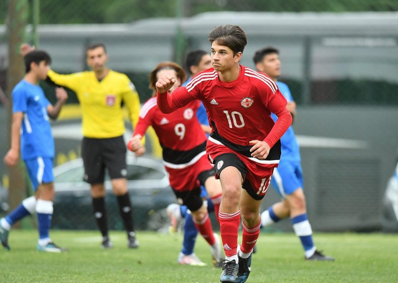 Nemții tot nemți! Bayern Munchen a oficializat deja primul transfer pentru sezonul 2023-2024, un ”wonderkid” de 17 ani_7