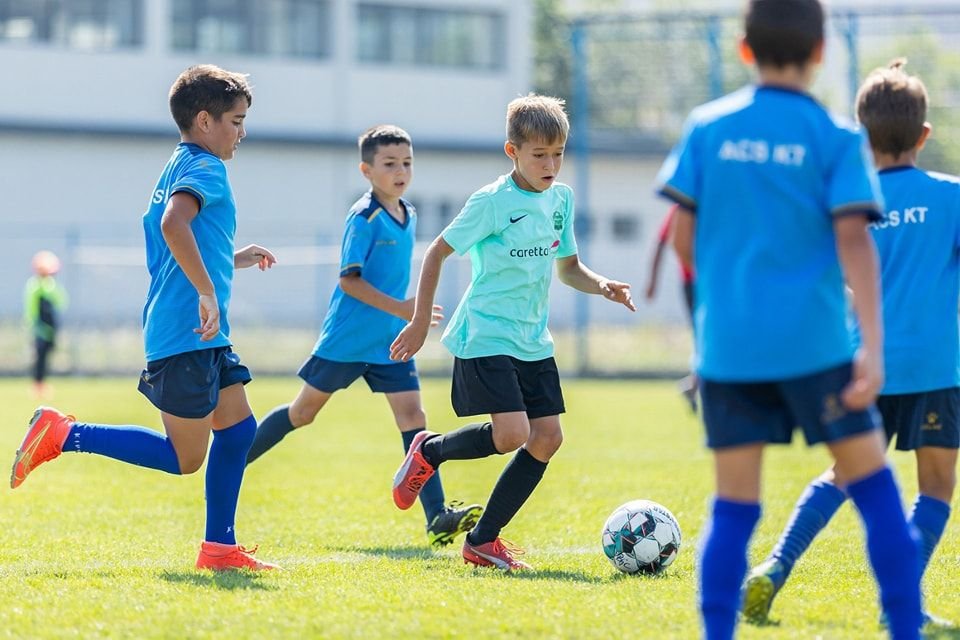 Steaua Magică! Cine este echipa care s-a distrat cu FCSB, Academia Hagi și Universitatea Craiova la Brașov Junior's Cup_3