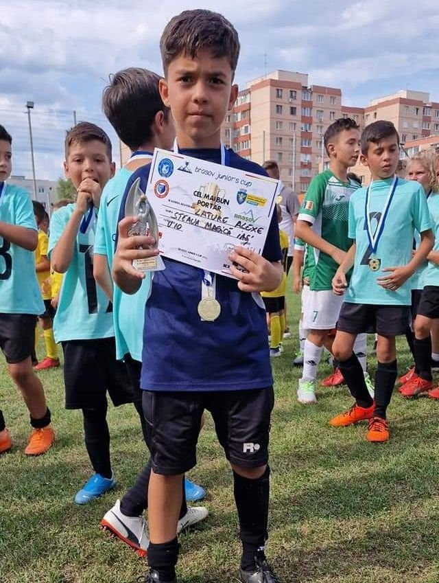 Steaua Magică! Cine este echipa care s-a distrat cu FCSB, Academia Hagi și Universitatea Craiova la Brașov Junior's Cup_9