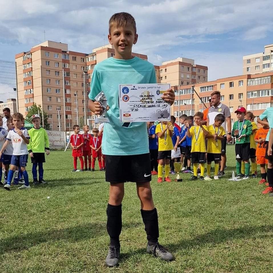 Steaua Magică! Cine este echipa care s-a distrat cu FCSB, Academia Hagi și Universitatea Craiova la Brașov Junior's Cup_10