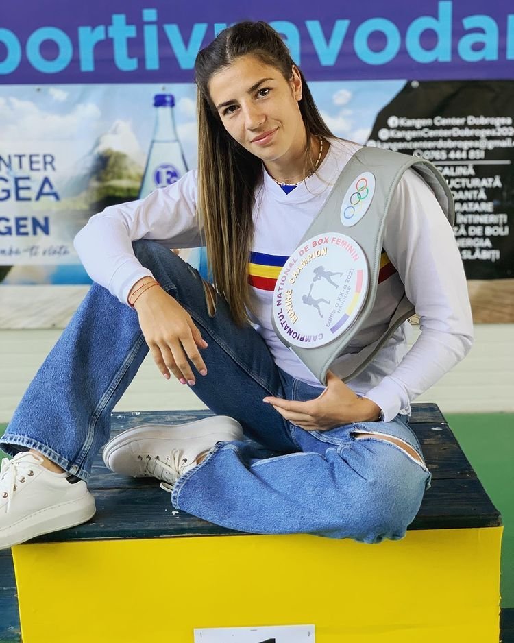Cea mai frumoasă pugilistă din România s-a retras din activitate la doar 25 de ani! Cu ce se ocupă acum_32