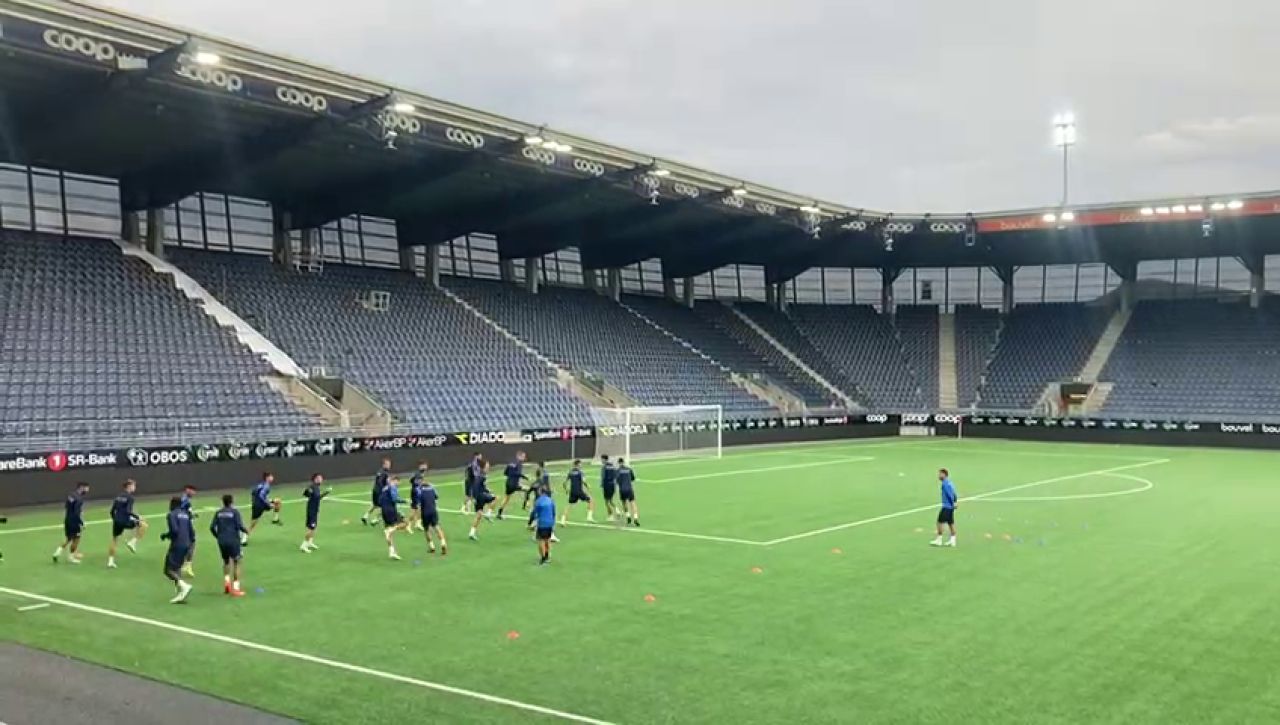 FCSB a efectuat ultimul antrenament înaintea meciului cu Viking! Cum s-au descurcat băieții lui Rădoi pe sinteticul din Norvegia_9