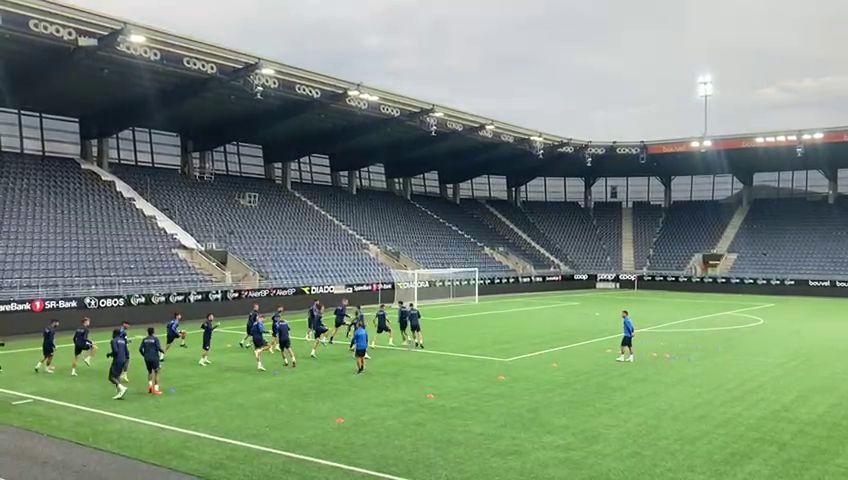 FCSB a efectuat ultimul antrenament înaintea meciului cu Viking! Cum s-au descurcat băieții lui Rădoi pe sinteticul din Norvegia_9