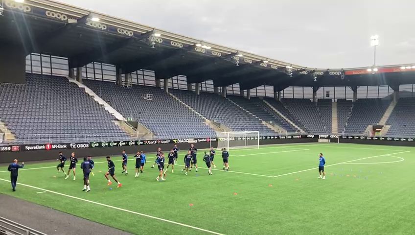 FCSB a efectuat ultimul antrenament înaintea meciului cu Viking! Cum s-au descurcat băieții lui Rădoi pe sinteticul din Norvegia_15