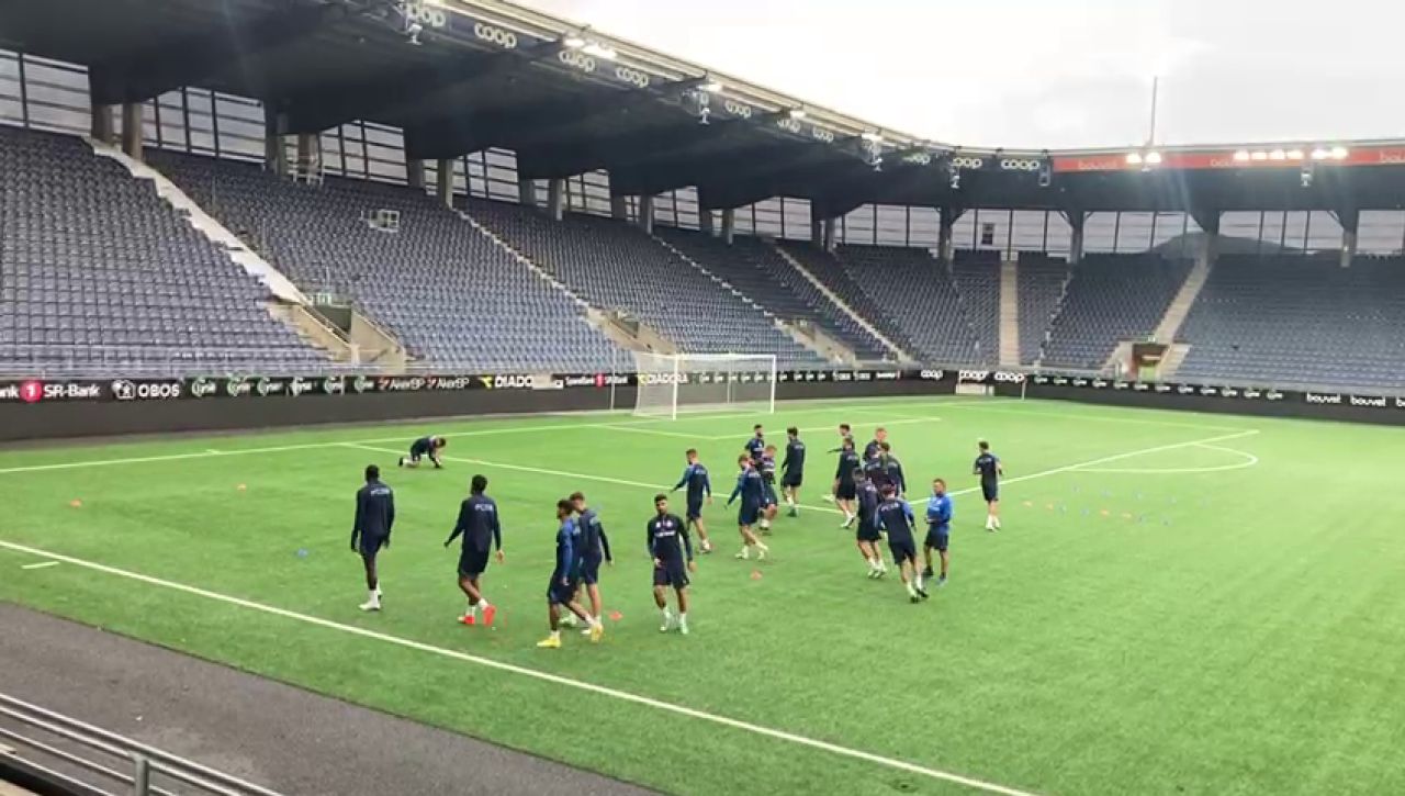 FCSB a efectuat ultimul antrenament înaintea meciului cu Viking! Cum s-au descurcat băieții lui Rădoi pe sinteticul din Norvegia_16