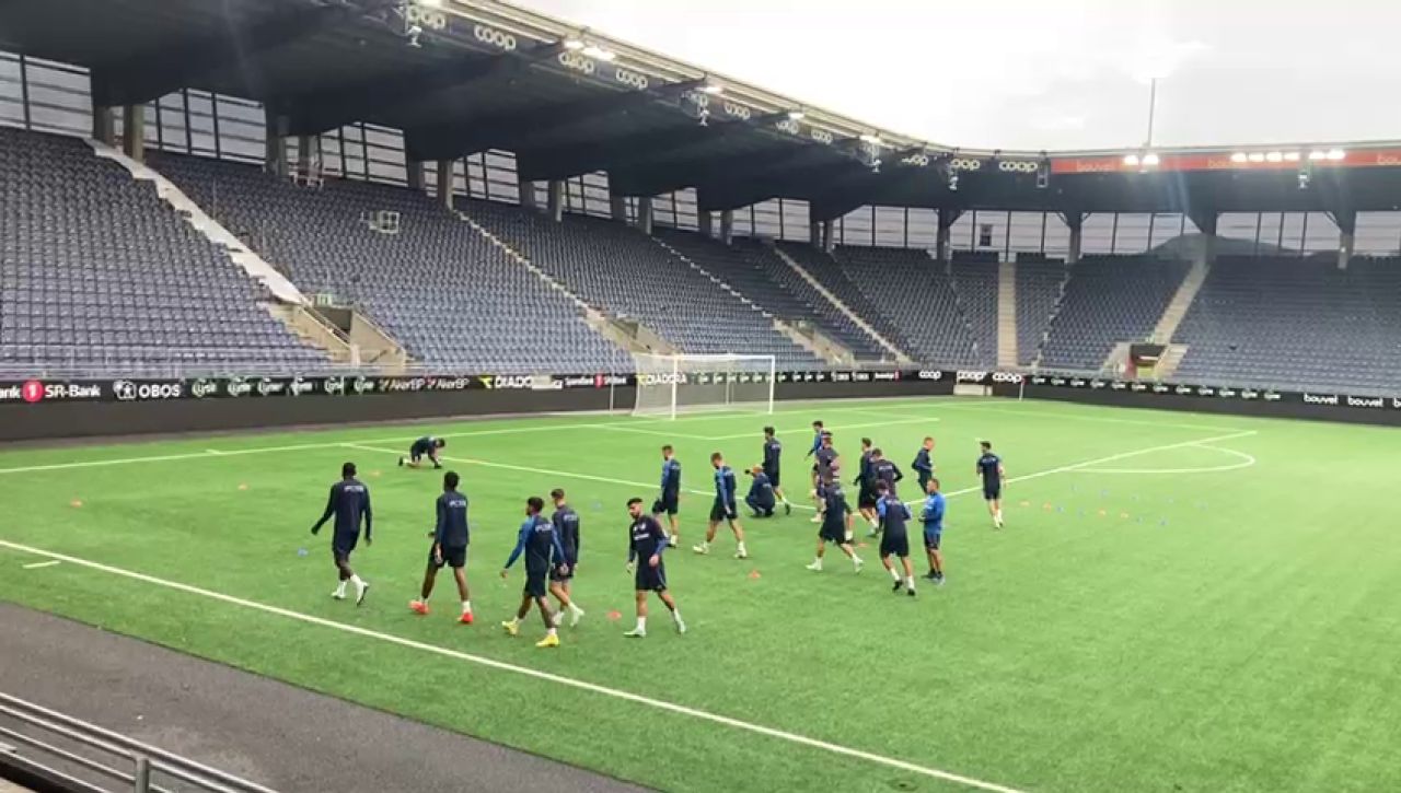FCSB a efectuat ultimul antrenament înaintea meciului cu Viking! Cum s-au descurcat băieții lui Rădoi pe sinteticul din Norvegia_17