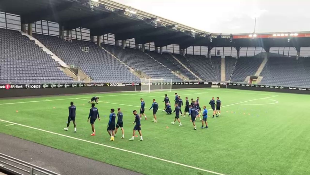 FCSB a efectuat ultimul antrenament înaintea meciului cu Viking! Cum s-au descurcat băieții lui Rădoi pe sinteticul din Norvegia_18