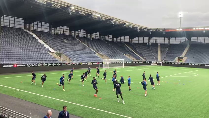 FCSB a efectuat ultimul antrenament înaintea meciului cu Viking! Cum s-au descurcat băieții lui Rădoi pe sinteticul din Norvegia_20