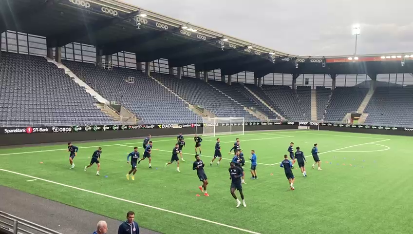 FCSB a efectuat ultimul antrenament înaintea meciului cu Viking! Cum s-au descurcat băieții lui Rădoi pe sinteticul din Norvegia_21