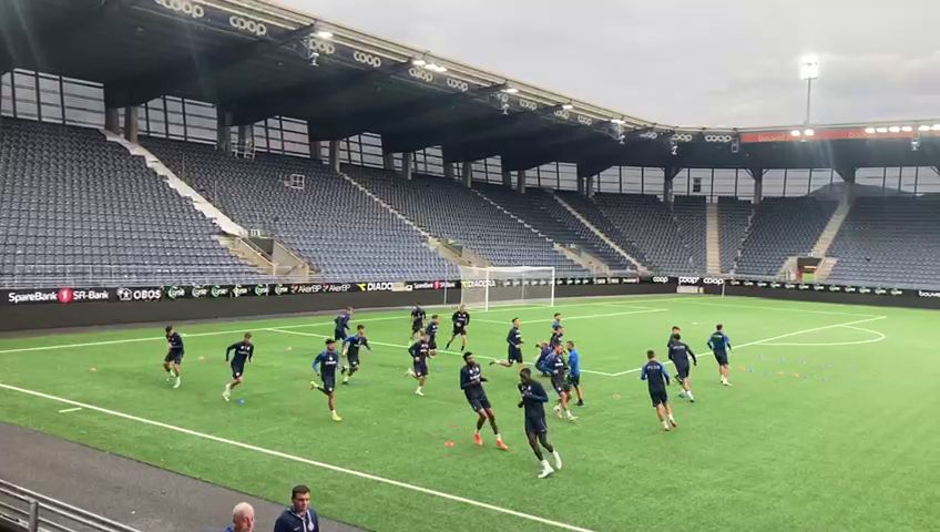 FCSB a efectuat ultimul antrenament înaintea meciului cu Viking! Cum s-au descurcat băieții lui Rădoi pe sinteticul din Norvegia_22