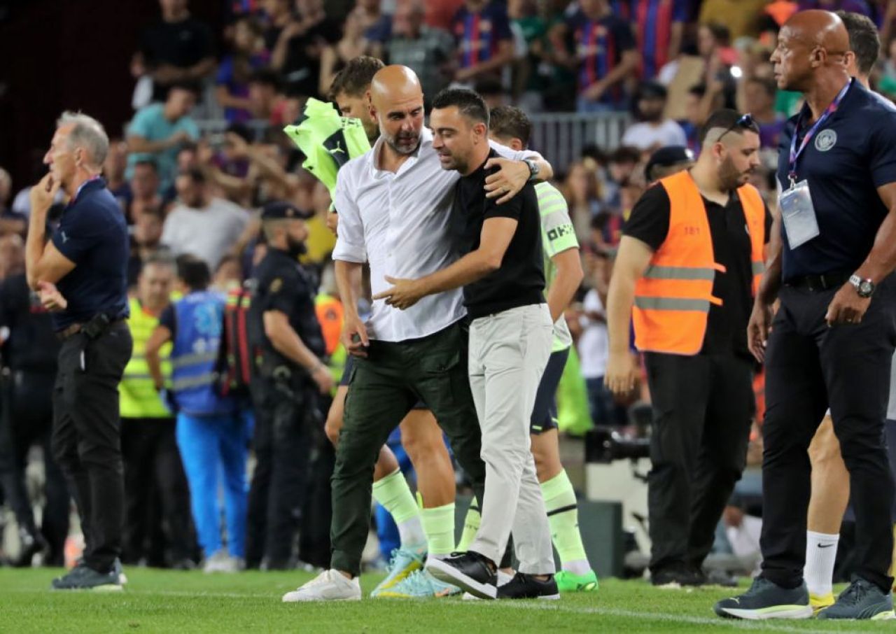 Xavi Hernandez și Pep Guardiola, conferință la comun după amicalul caritabil! Antrenorii au vorbit de Bernardo Silva: „Îi place Barcelona!” _7