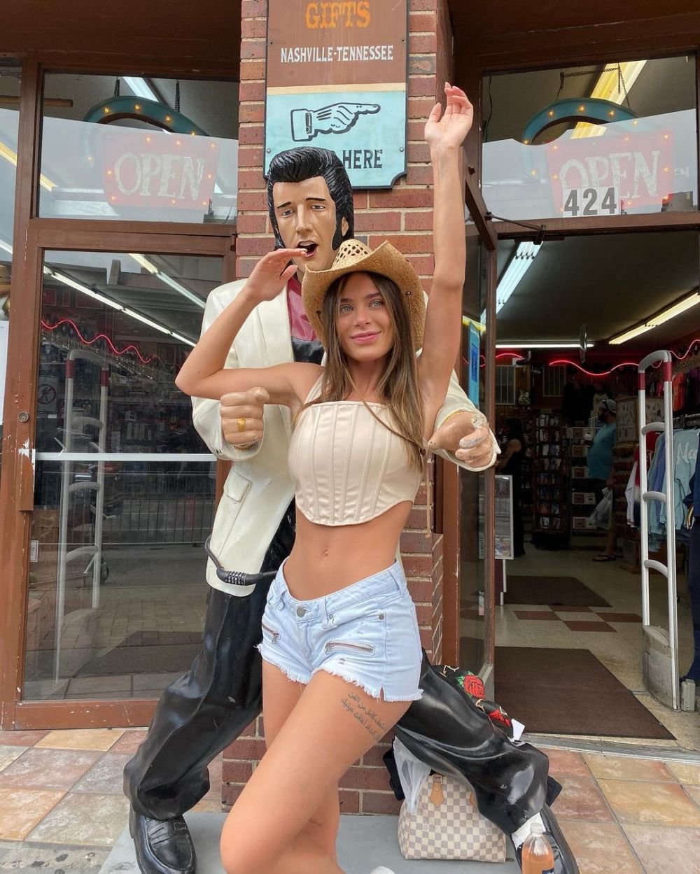 Lana Rhoades a fost dată de gol de Logan Paul! Tatăl copilului actriței ar fi un celebru jucător din NBA