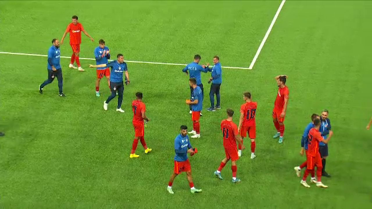 Explozie de bucurie în Norvegia după calificarea lui FCSB! Imagini spectaculoase cu jucătorii și fanii români_11