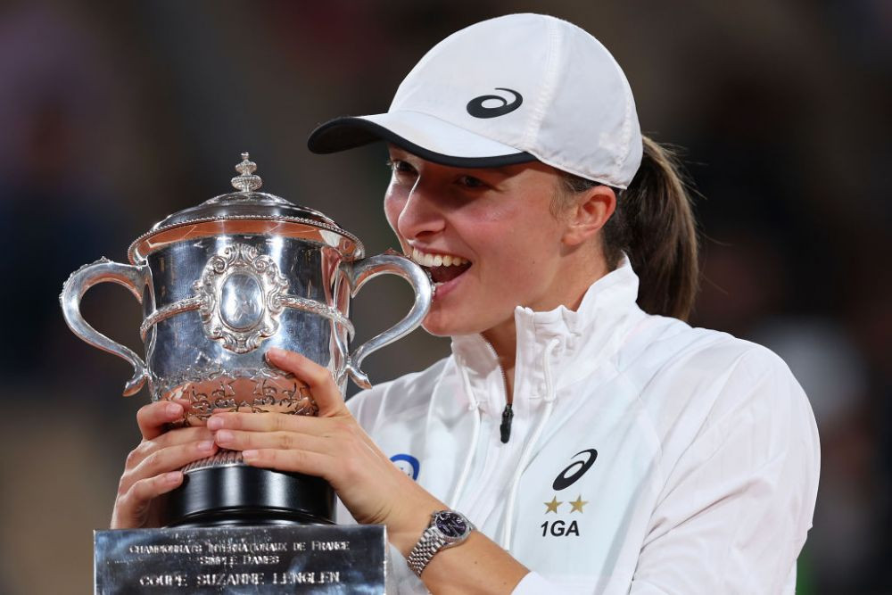 De la &bdquo;mingile sunt oribile!&rdquo; la ridicarea trofeului: Iga Swiatek, mobilizare de campioană la New York, &icirc;n ciuda circumstanțelor