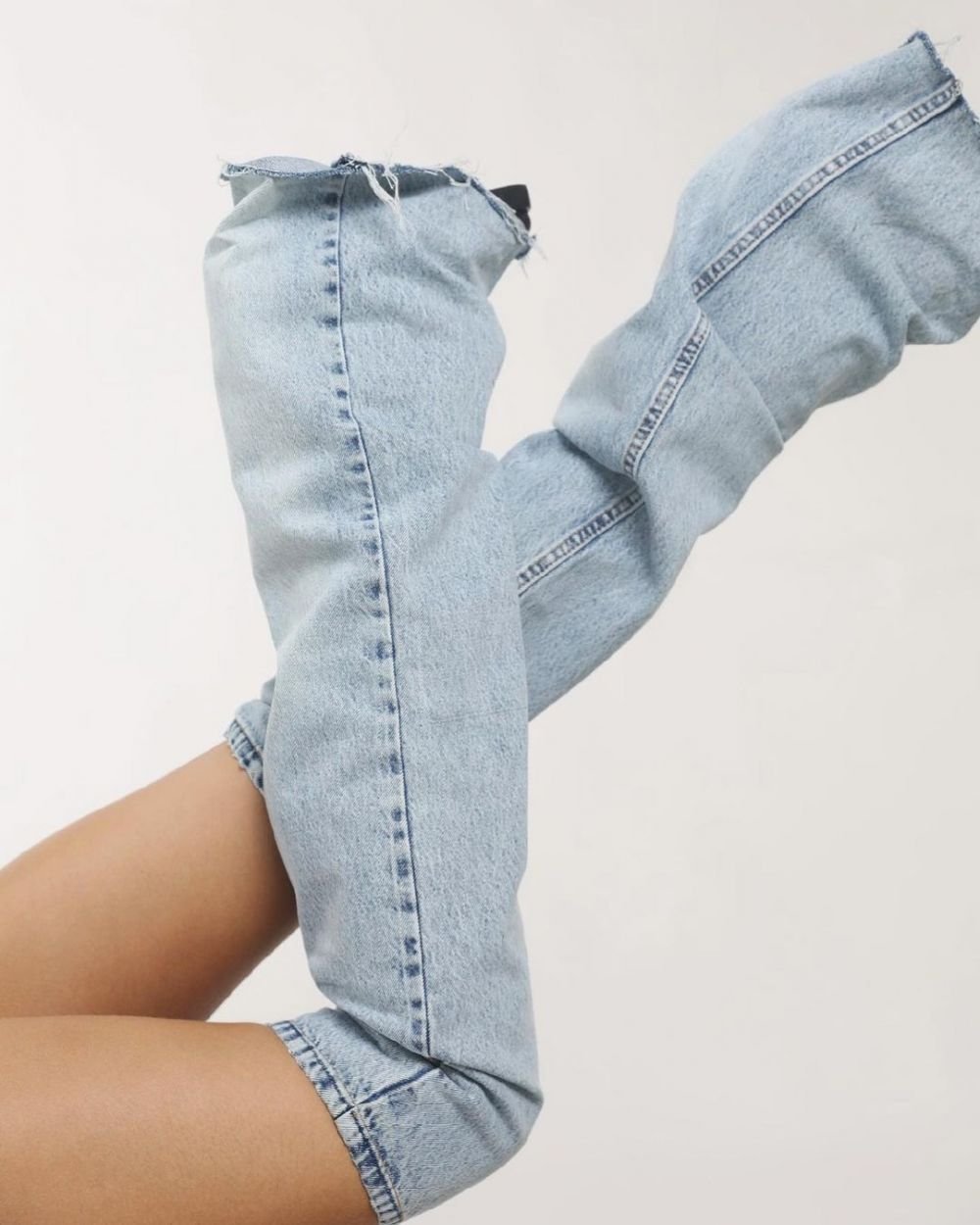 Fashion | Aceste accesorii vestimentare au împărțit internetul în două: 
