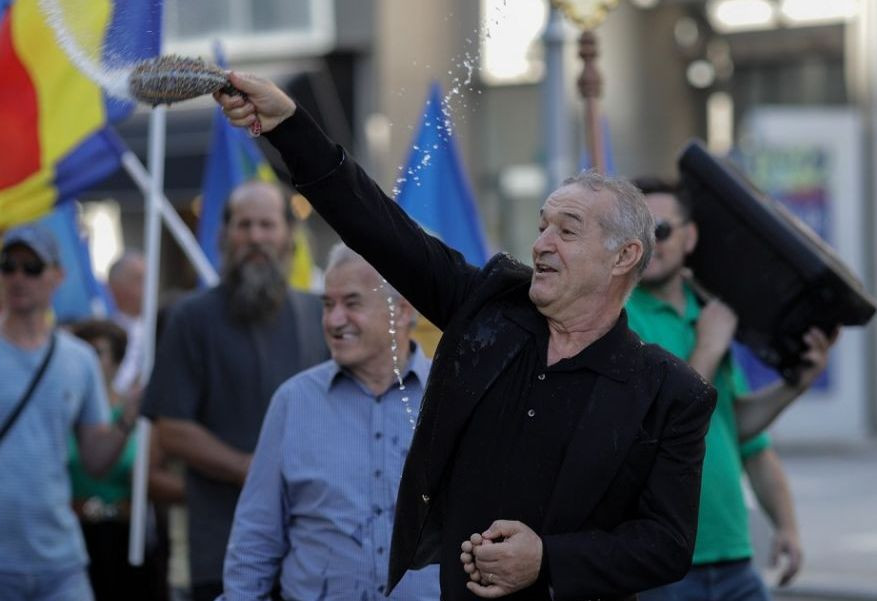 Gigi Becali spune tot! De ce Devis Mangia nu a semnat cu FCSB: &bdquo;Doamne, miluiește! Cum să iau așa ceva?&rdquo; Discuția avută cu Mihai Rotaru