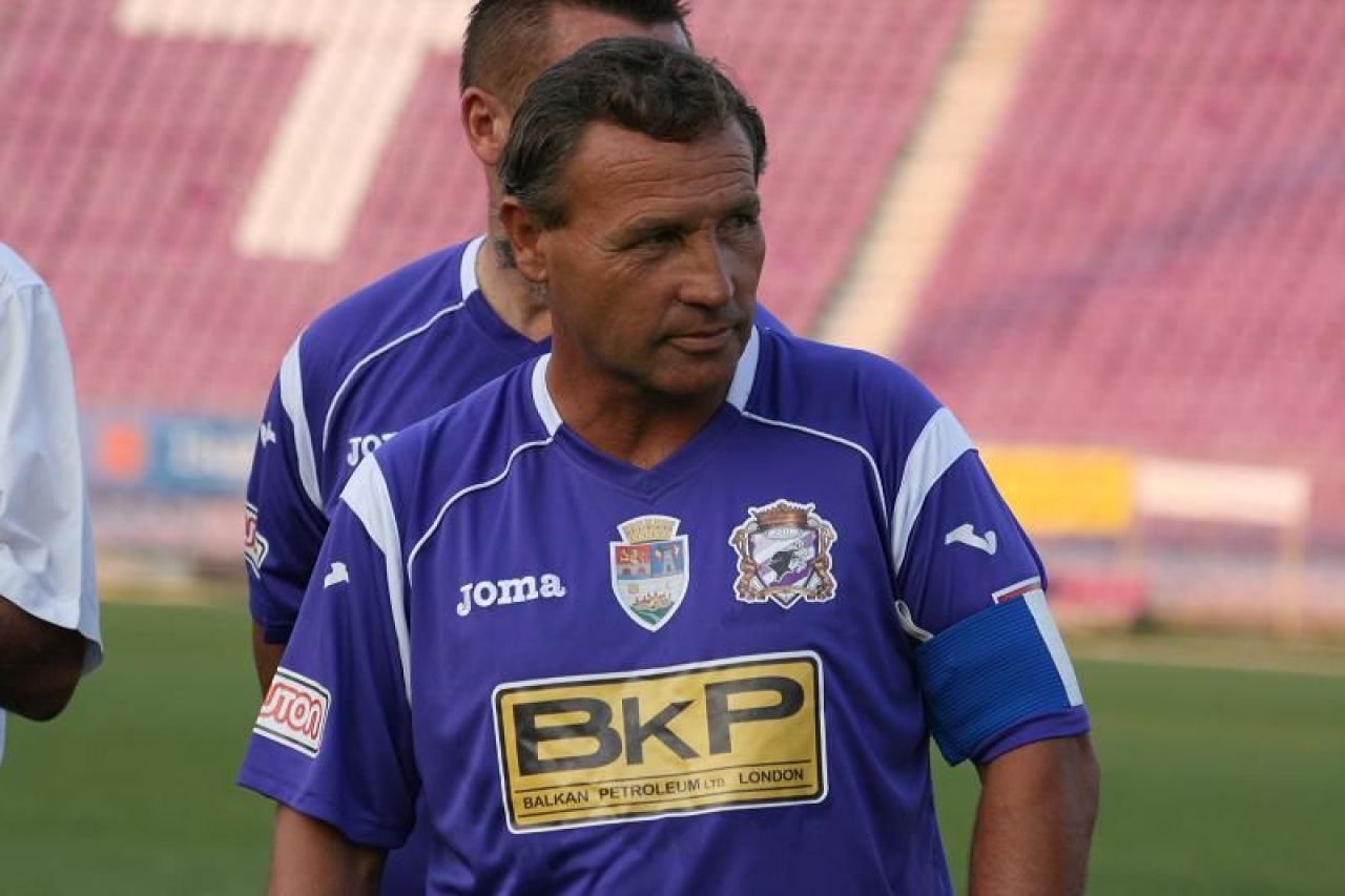 Tricolorul cu un meci și un gol la națională a marcat la 58 de ani cu o super-execuție în prima etapă a campionatului!_19