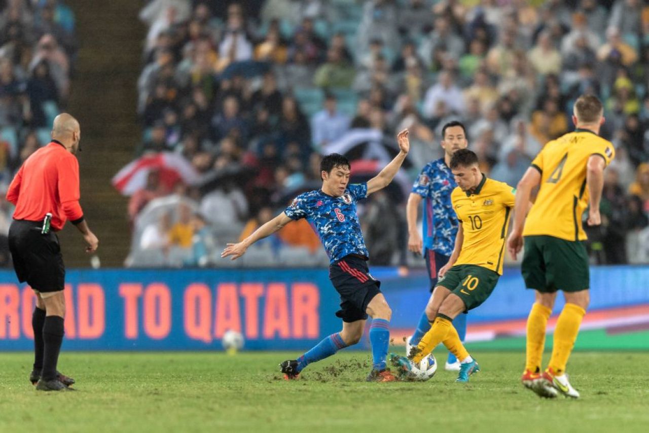 Românul calificat la Mondial cu Australia și câștigător al Europa League cu Eintracht s-a transferat în Serie A!_4