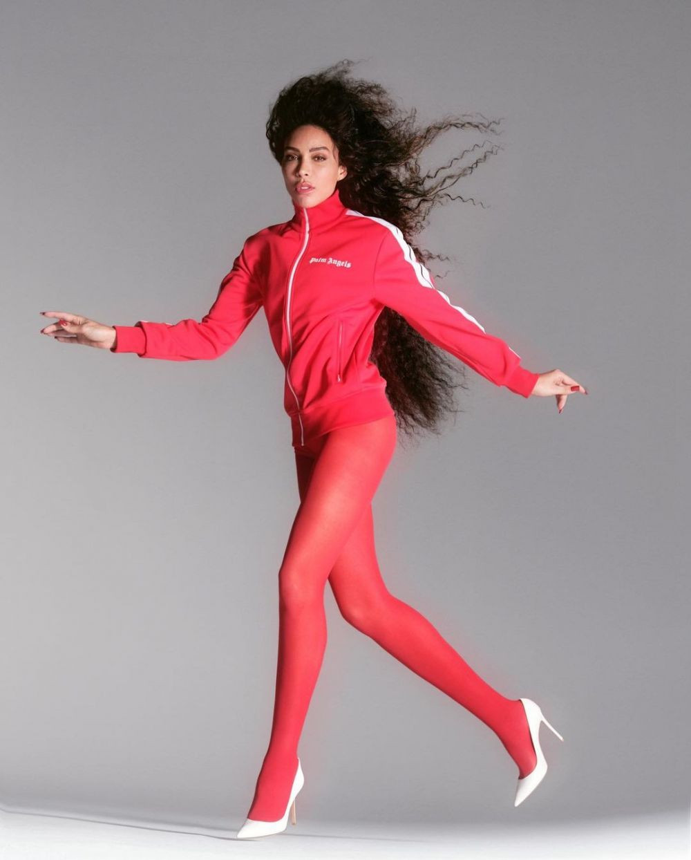 Mbappe a spart bariera! Starul lui PSG, surprins în ipostaze tandre cu un model transgender_31