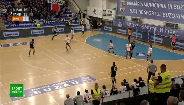 Gloria Buzău - Rapid | Finalul primei reprize