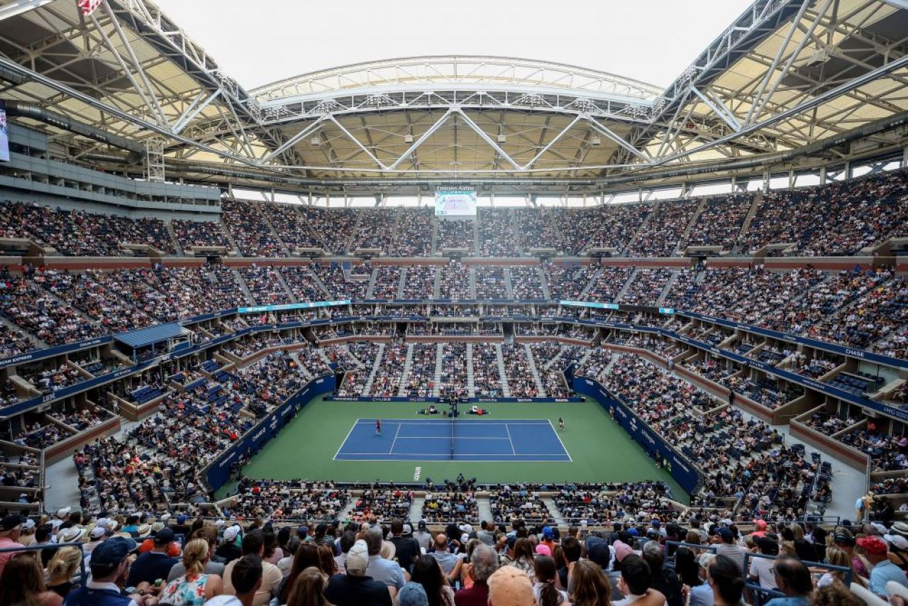 New York, orașul care nu tace niciodată. Jucătorii se plâng la US Open de miros de iarbă, trenuri, sirene, spectatori vorbăreți_6