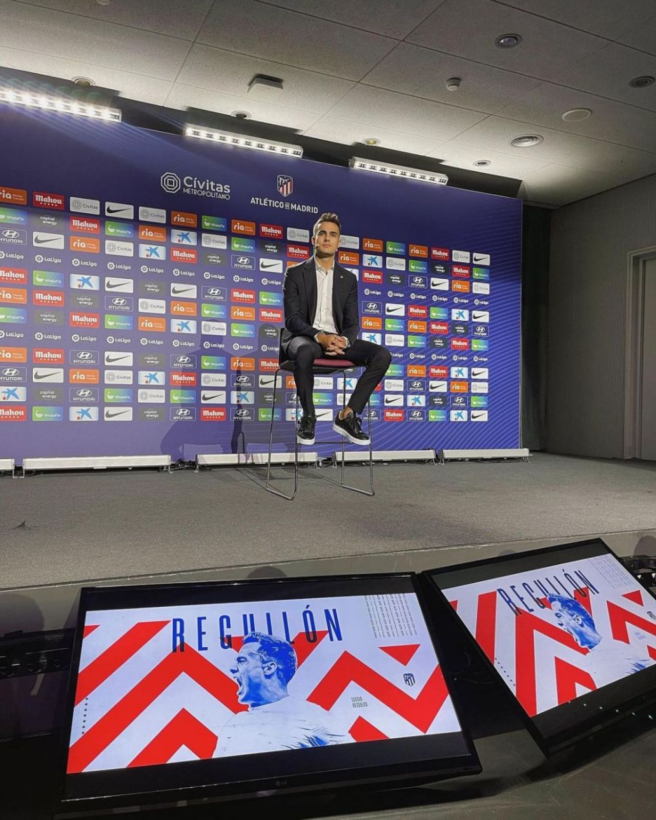 Iubita lui Reguilon a strălucit la prezentarea fotbalistului la Atletico! Cum arată bruneta care face ravagii pe Instagram_70