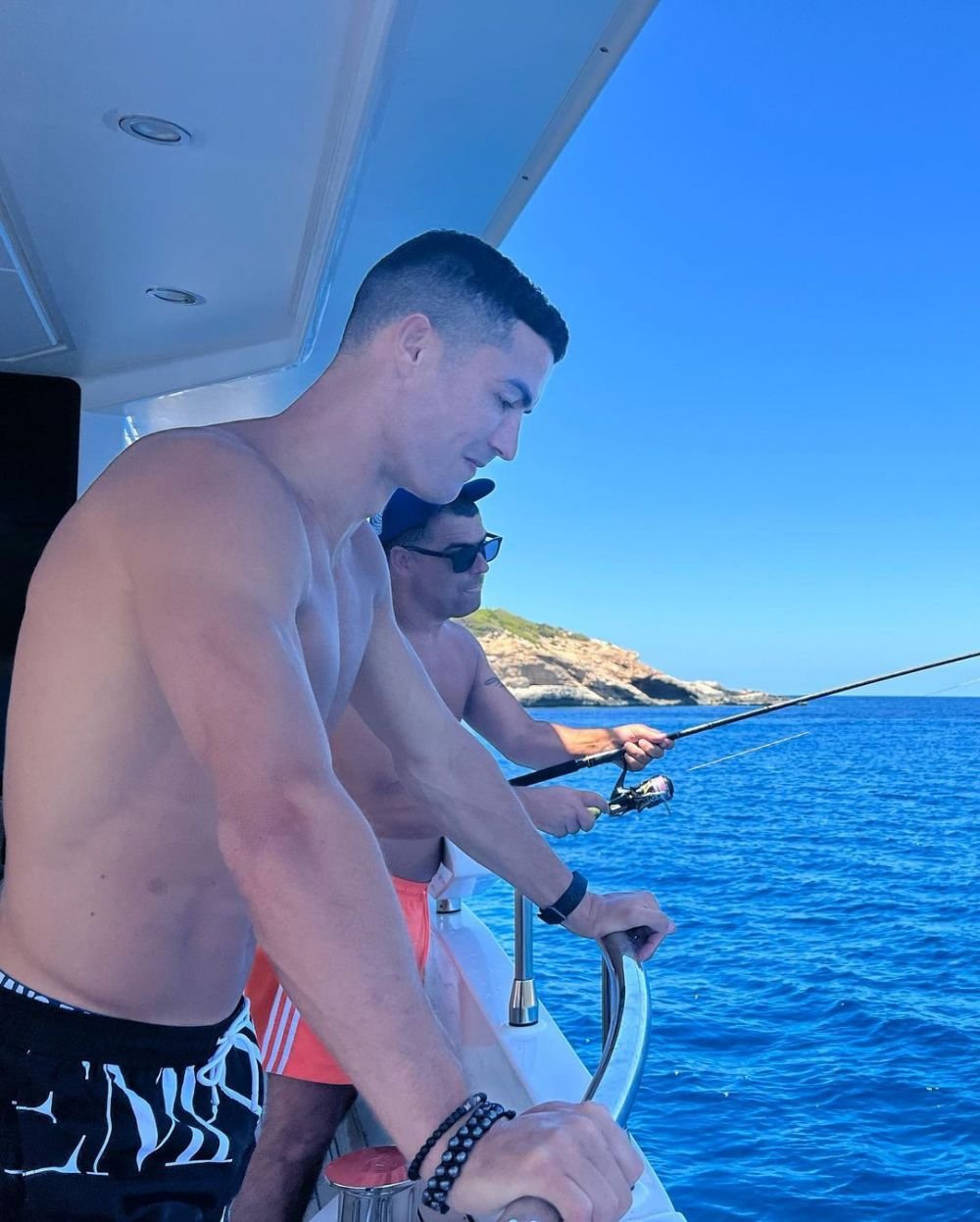 Georgina Rodriguez, extravagantă pe covorul roșu! Cum s-a afișat iubita lui Ronaldo, la 4 luni după ce a născut _4