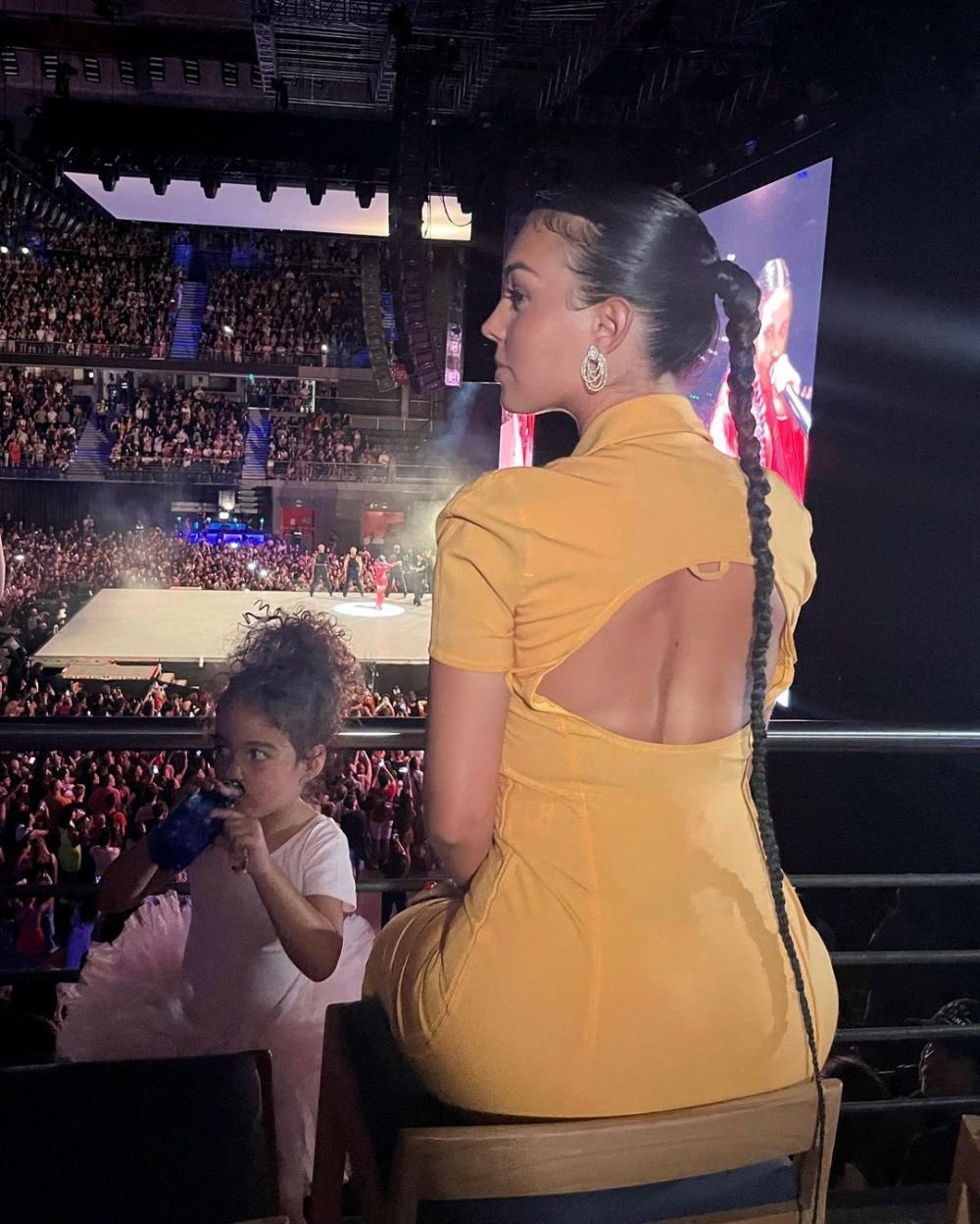 Georgina Rodriguez, extravagantă pe covorul roșu! Cum s-a afișat iubita lui Ronaldo, la 4 luni după ce a născut _11