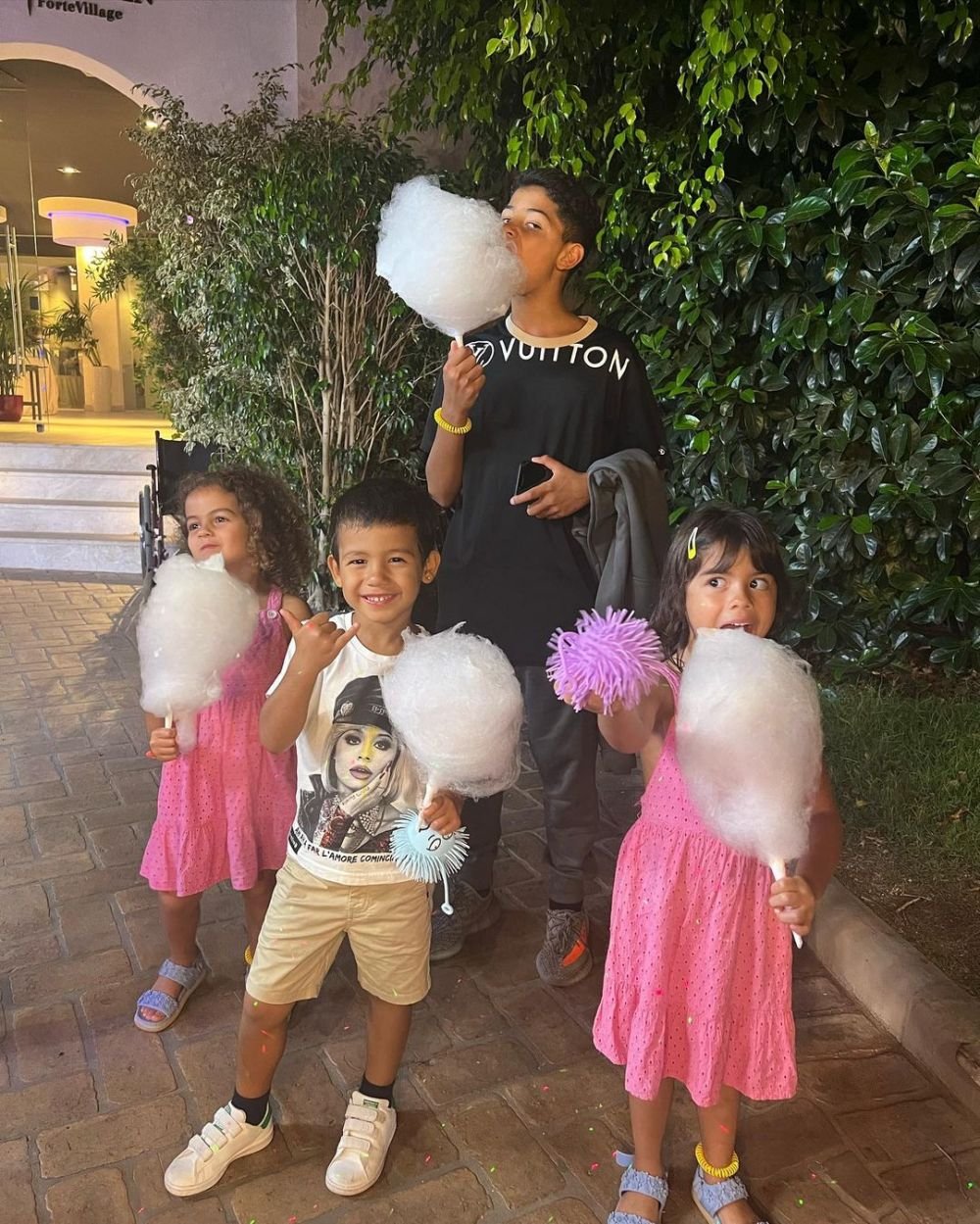 Georgina Rodriguez, extravagantă pe covorul roșu! Cum s-a afișat iubita lui Ronaldo, la 4 luni după ce a născut _23