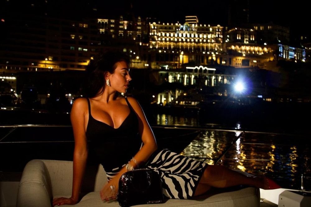 Georgina Rodriguez, extravagantă pe covorul roșu! Cum s-a afișat iubita lui Ronaldo, la 4 luni după ce a născut _46