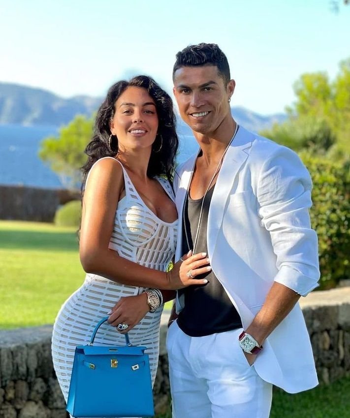 Georgina Rodriguez, extravagantă pe covorul roșu! Cum s-a afișat iubita lui Ronaldo, la 4 luni după ce a născut _51
