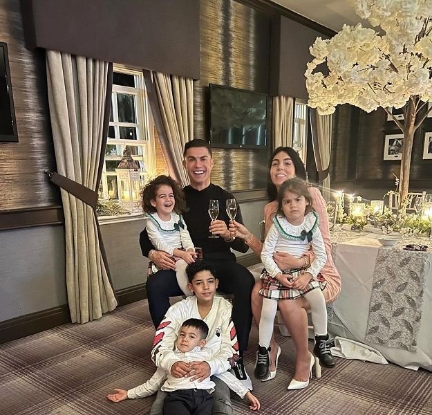 Georgina Rodriguez, extravagantă pe covorul roșu! Cum s-a afișat iubita lui Ronaldo, la 4 luni după ce a născut _52