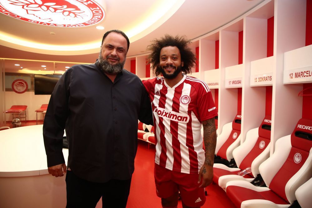 Pur și simplu spectaculos! Marcelo, prezentare de star la Olympiacos. Fanii au luat cu asalt stadionul și i-au pregătit un show pirotehnic_13