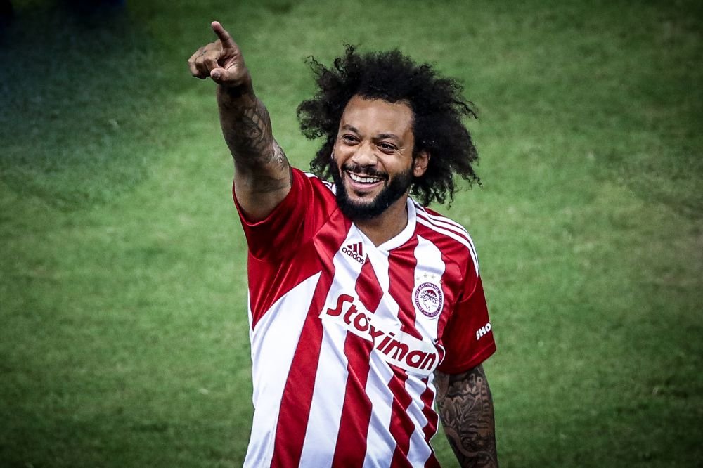 Pur și simplu spectaculos! Marcelo, prezentare de star la Olympiacos. Fanii au luat cu asalt stadionul și i-au pregătit un show pirotehnic_19