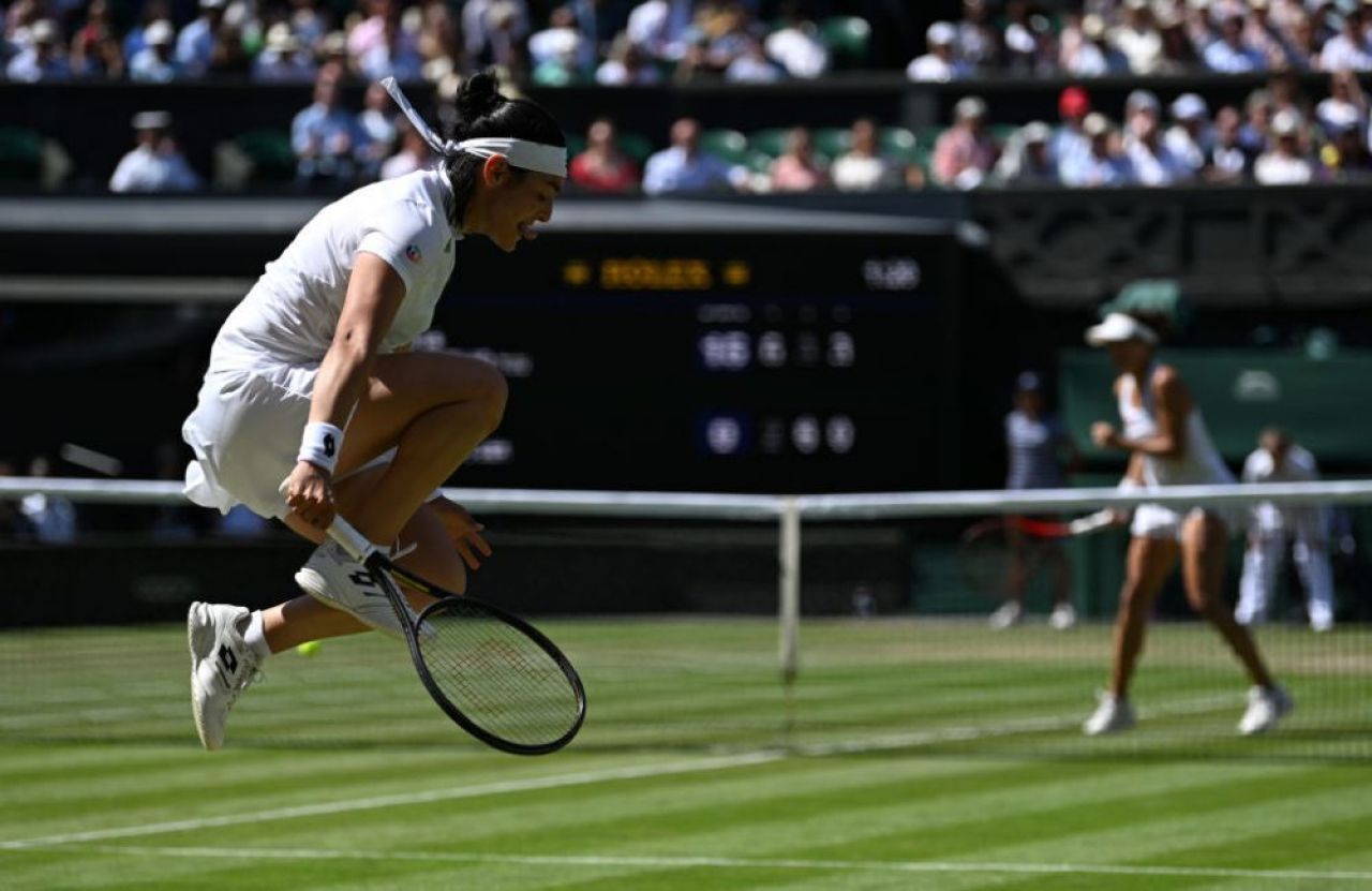Prima africană în semifinalele US Open și-a explicat nervii: „Am vrut să rămân calmă, dar racheta mi-a tot alunecat din mână”_10