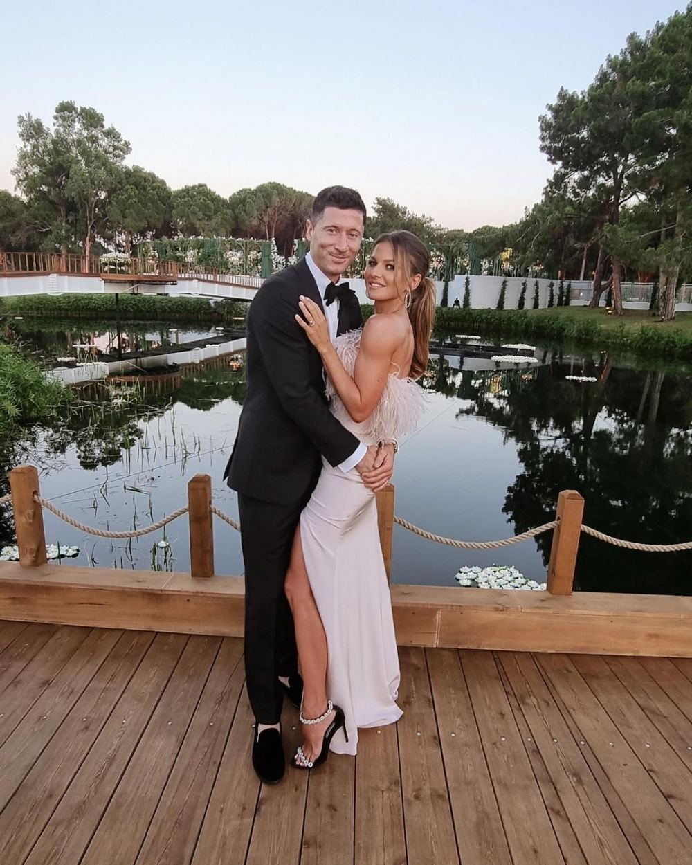 Familia Lewandowski a strălucit pe Camp Nou! Soția sexy a atacantului și-a etalat abdomenul tonifiat sub privirile tuturor _38
