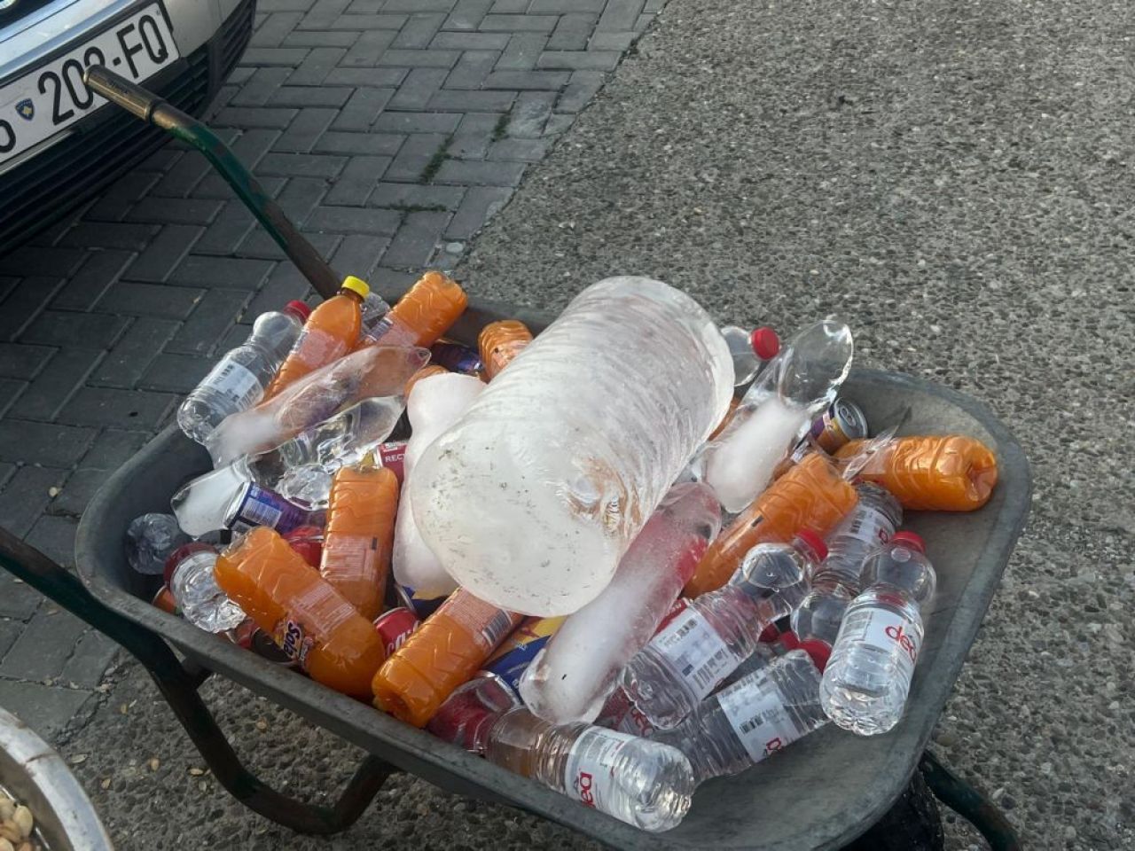 Semințe cărate cu roaba! Imagini rare din Kosovo, înainte de Ballkani - CFR Cluj_6