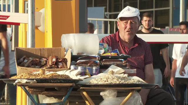 Semințe cărate cu roaba! Imagini rare din Kosovo, înainte de Ballkani - CFR Cluj_7